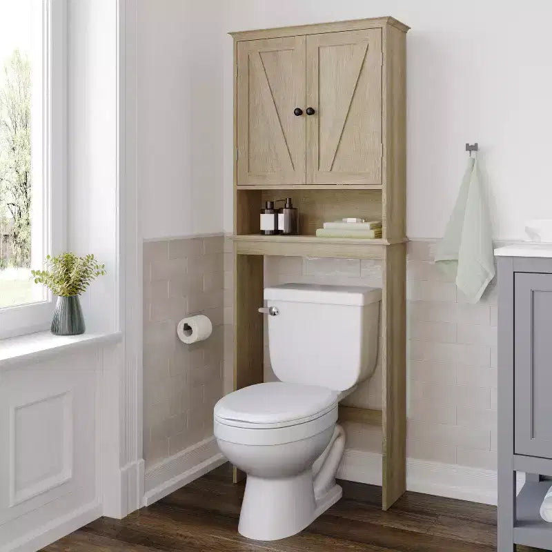 Dune Farmhouse : Meuble de rangement de salle de bain à poser au-dessus des toilettes, avec portes à fermeture magnétique, étagère réglable et étagère inférieure ouverte