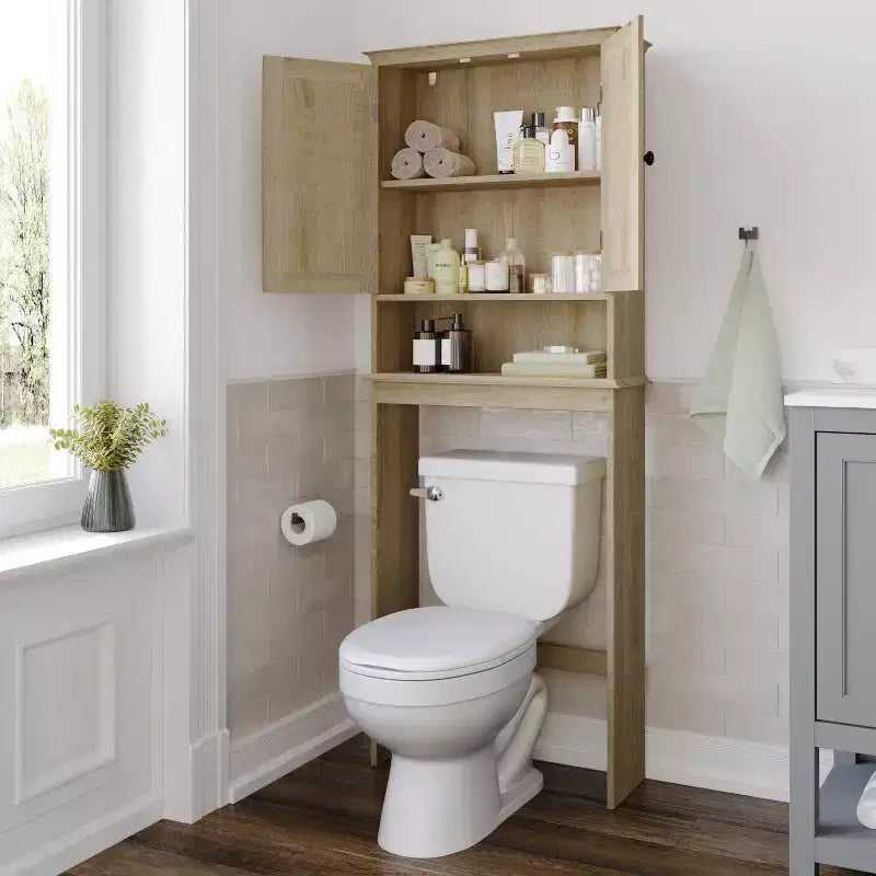 Dune Farmhouse : Meuble de rangement de salle de bain à poser au-dessus des toilettes, avec portes à fermeture magnétique, étagère réglable et étagère inférieure ouverte