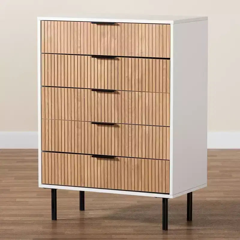 Karima - Armoire de rangement à 5 tiroirs en bois bicolore blanc et marron naturel avec métal noir, style Mid-Century Modern