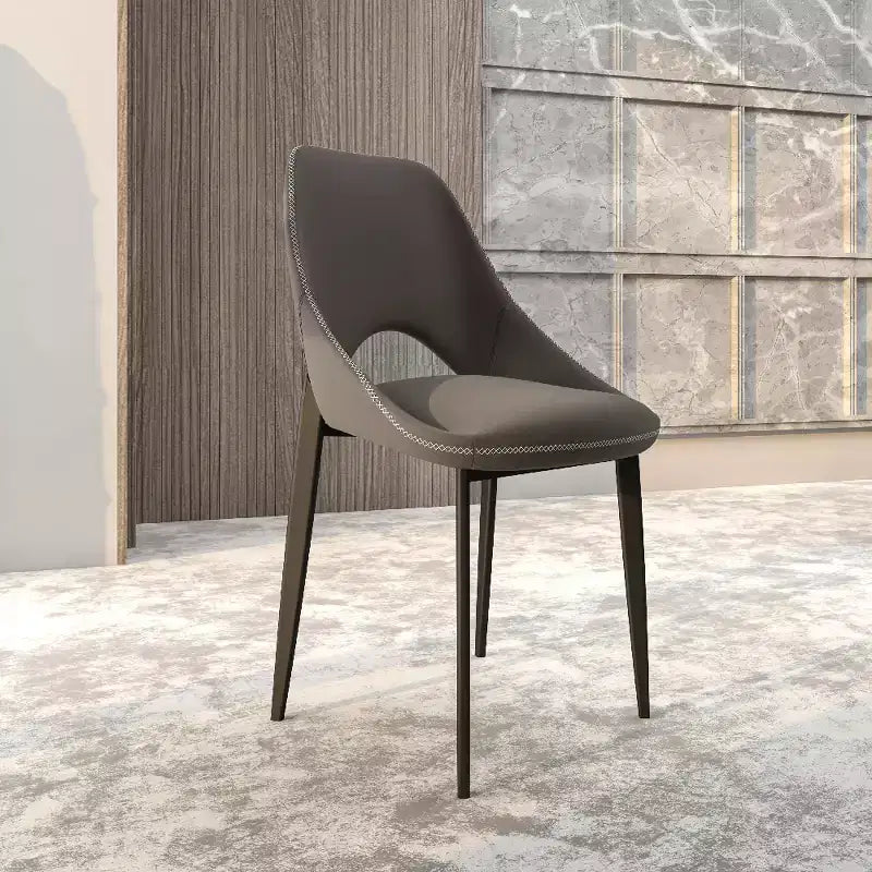 Chaise de salle à manger moderne Amalfi, assise en tissu rembourré avec pieds en métal, siège d'appoint confortable pour cuisine, salle à manger ou bureau