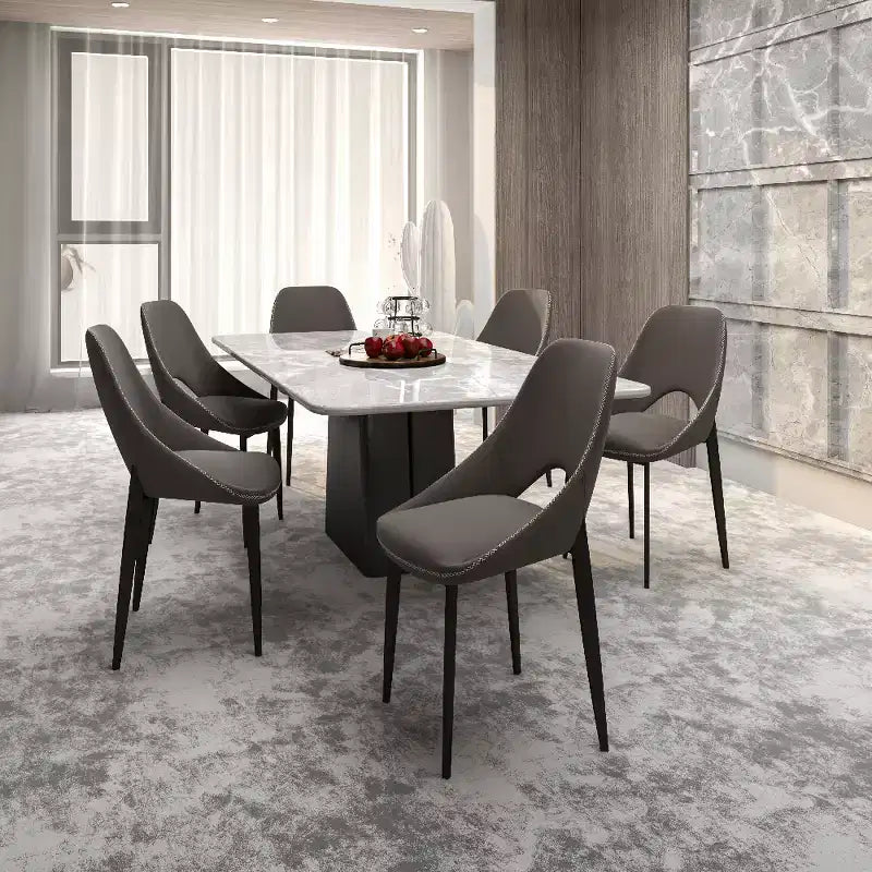Chaise de salle à manger moderne Amalfi, assise en tissu rembourré avec pieds en métal, siège d'appoint confortable pour cuisine, salle à manger ou bureau